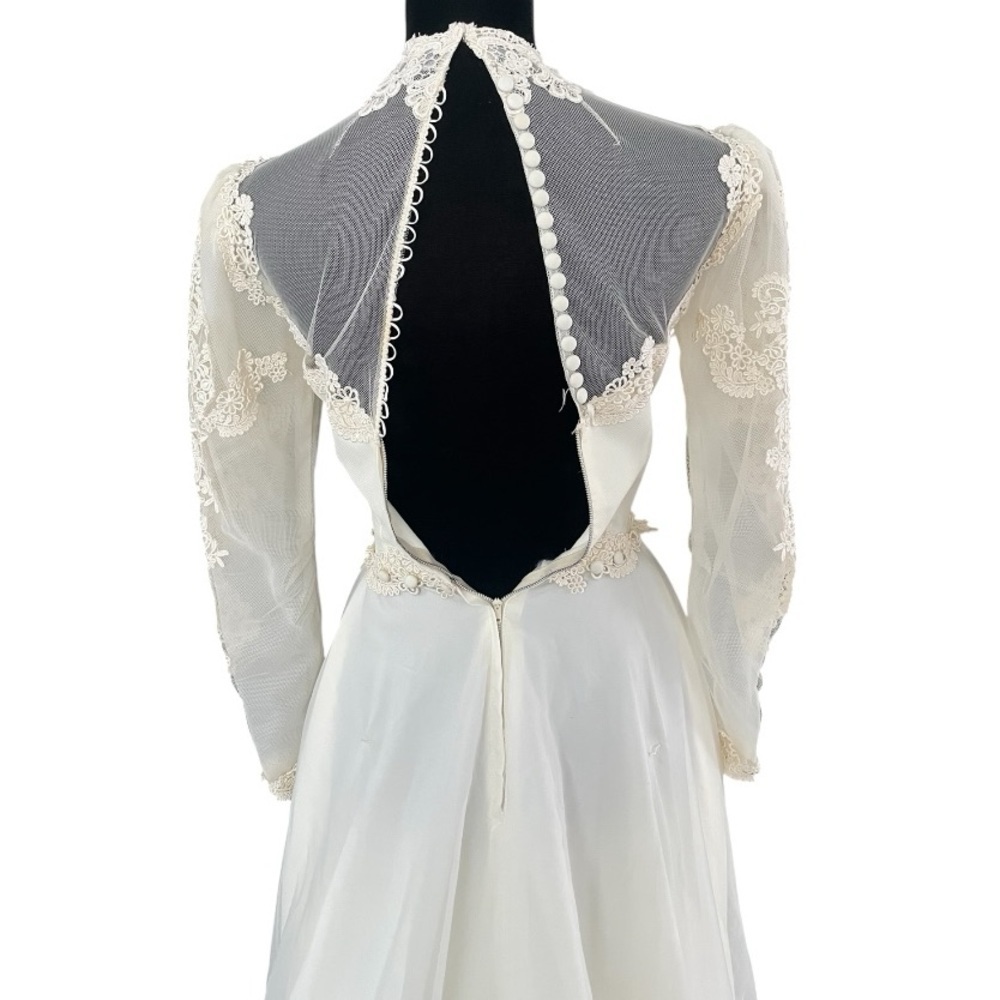 Vintage 1960-1970s Ivory Wedding Dress Lace Train Longsleeve High Neck union USA - Picture 8 of 16